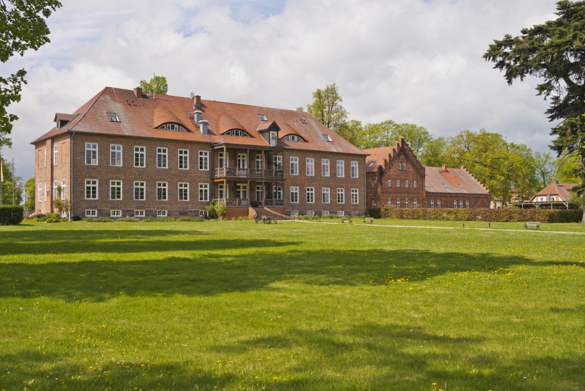 &copy; Achtenhagen