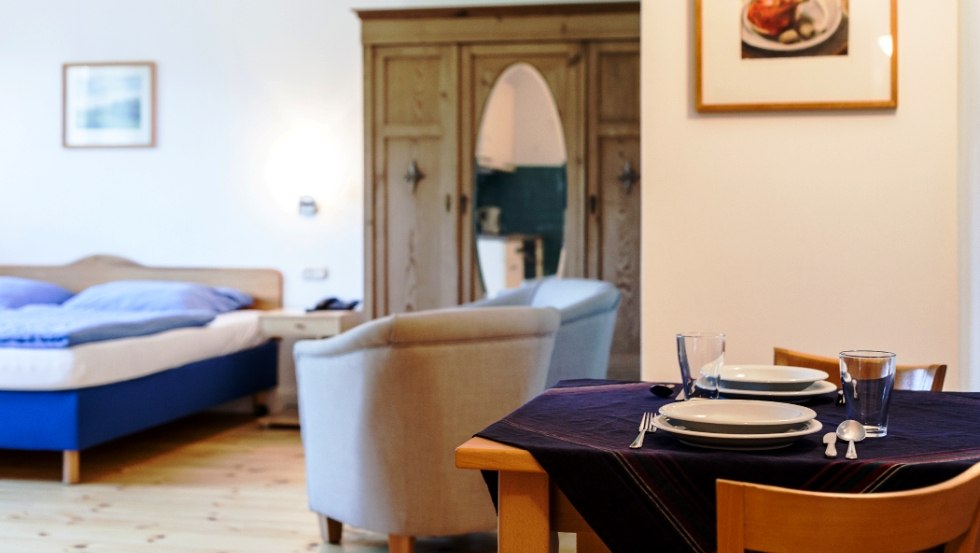Uitzicht in een comfortabele tweepersoonskamer, © Gutshaus Barkow