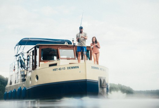 Reizen met een woonboot op het Mirower See meer. Een perfecte plek om te vissen., © TMV/Gänsicke