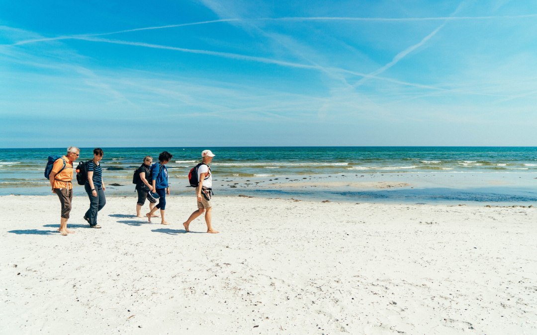 Wandelaars op het Prerow Oostzeestrand, © TMV/Petermann