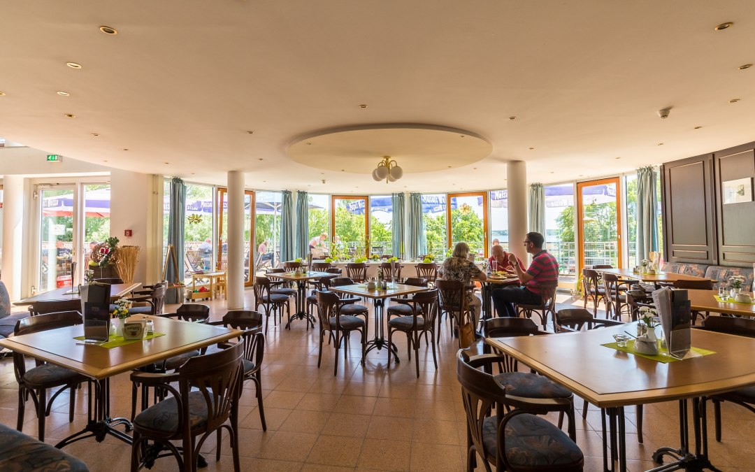 Ruim en licht en het eten is hier erg goed., © Ferienland Salem
