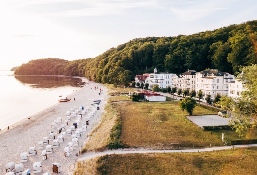 The fishing beach is one of the quiet corners in Binz. A beech forest begins here and stretches up the coast. // © MV-T/Friedrich The fishing beach is one of the quiet corners in Binz. A beech forest begins here and stretches up the coast. // © MV-T/Friedrich