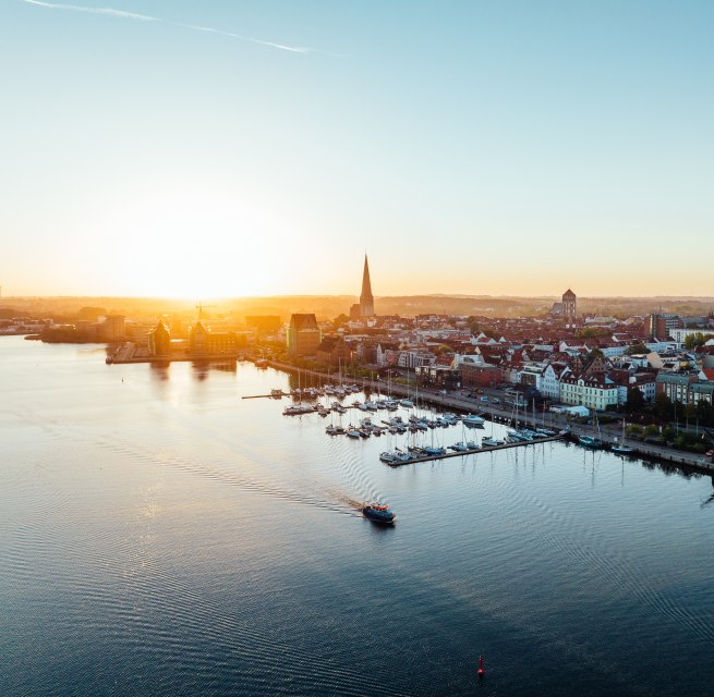Die Hanse- und Universit&auml;tsstadt Rostock ist ein spannendes Ziel f&uuml;r Herbsturlauber, die gerne kulinarisch genie&szlig;en // The Hanseatic and university city of Rostock is an exciting destination for autumn vacationers who like to enjoy culinary // &copy; MV-T/G&auml;nsicke