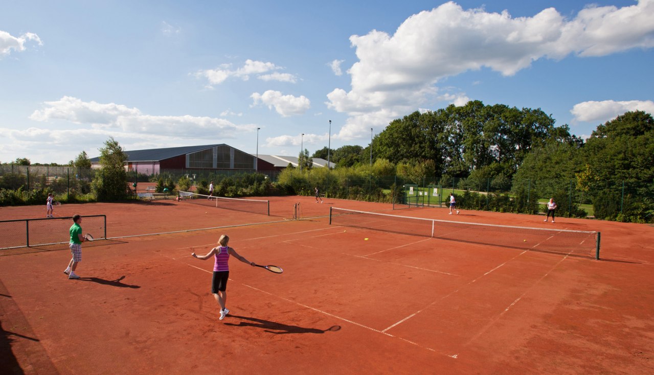 Tenis w klubie golfowym Fleesensee // © Golf Fleesensee Tenis w klubie golfowym Fleesensee // © Golf Fleesensee