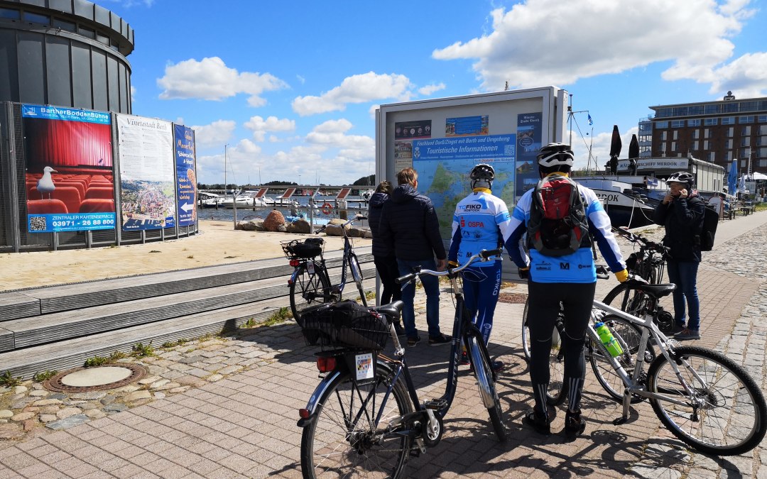Fietsers in de haven van Barth, © Stadt Barth, Paszehr