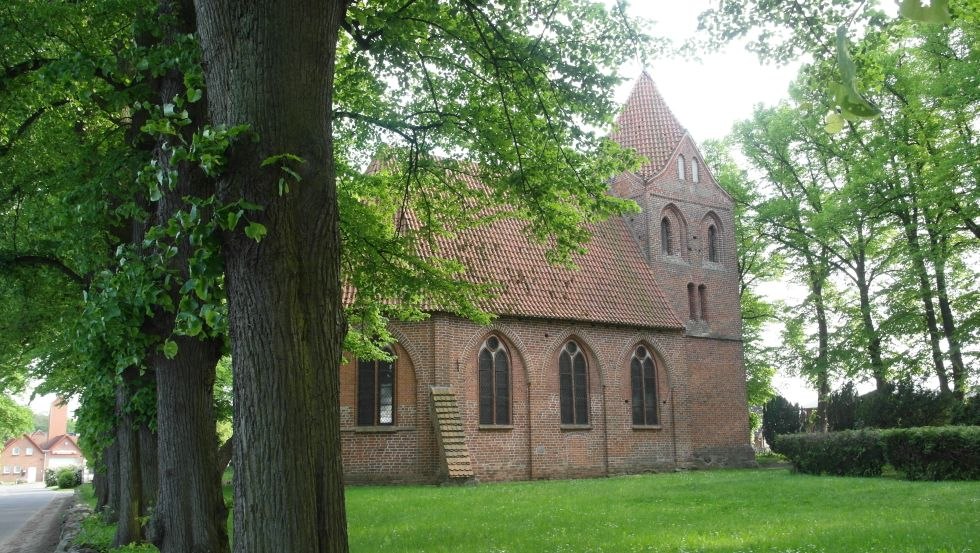Kościół wiejski Dorf Mecklenburg, © Tourismusverein Schweriner Seenland, Brigitte Bullerjahn
