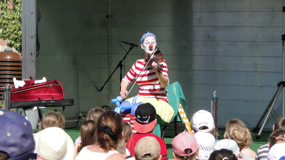 Clown altviool, © Viola Räusche Clown altviool, © Viola Räusche