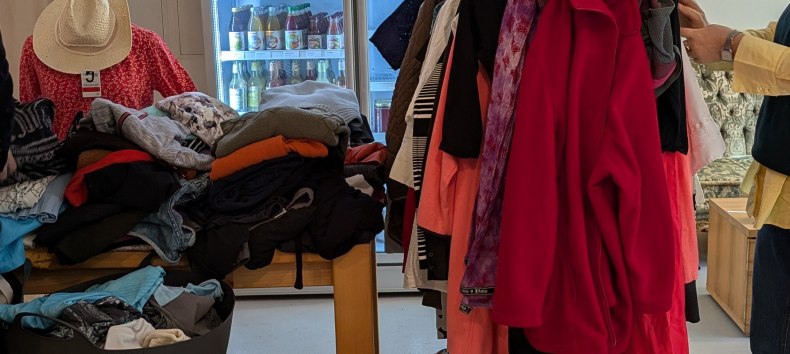 Clothes rack, &copy; wertvoll