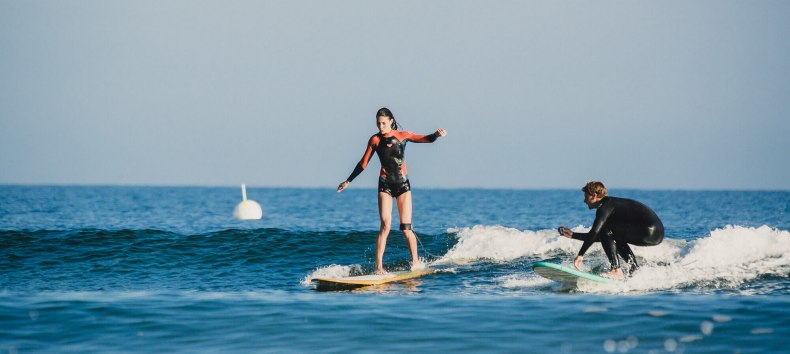 Surfing on the beach of Warnemünde on the Baltic Sea, © TMV/Roth