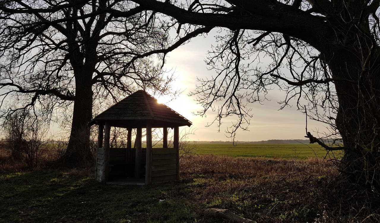 Op elk moment van het jaar biedt de rusthut een weids uitzicht over het weidelandschap., © Verein Lewitz e.V. Op elk moment van het jaar biedt de rusthut een weids uitzicht over het weidelandschap., © Verein Lewitz e.V.