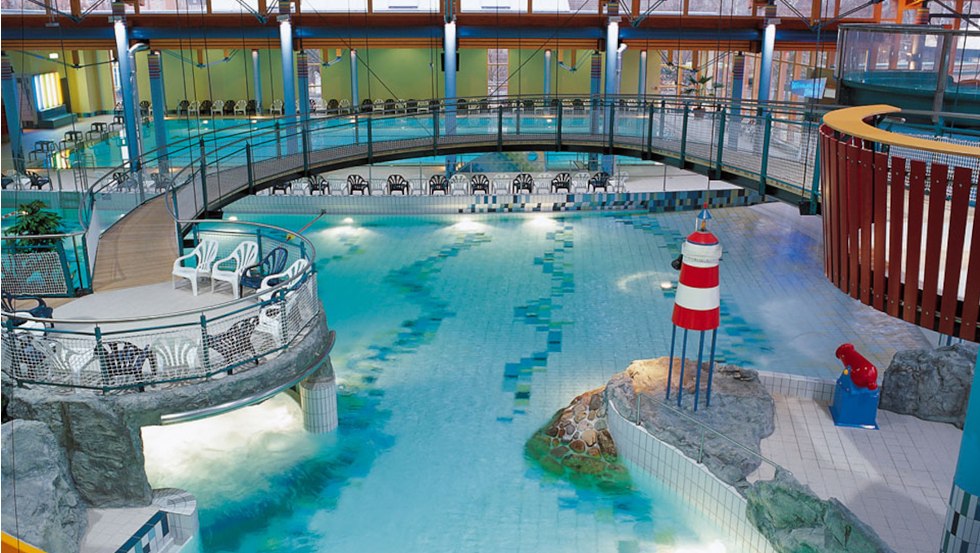 Uitzicht vanaf de galerij naar het avontuurlijke golfslagbad, © Wonnemar Wismar