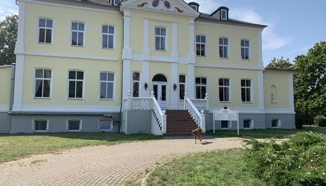 Schmuggerow Castle, © Muckenschnabel