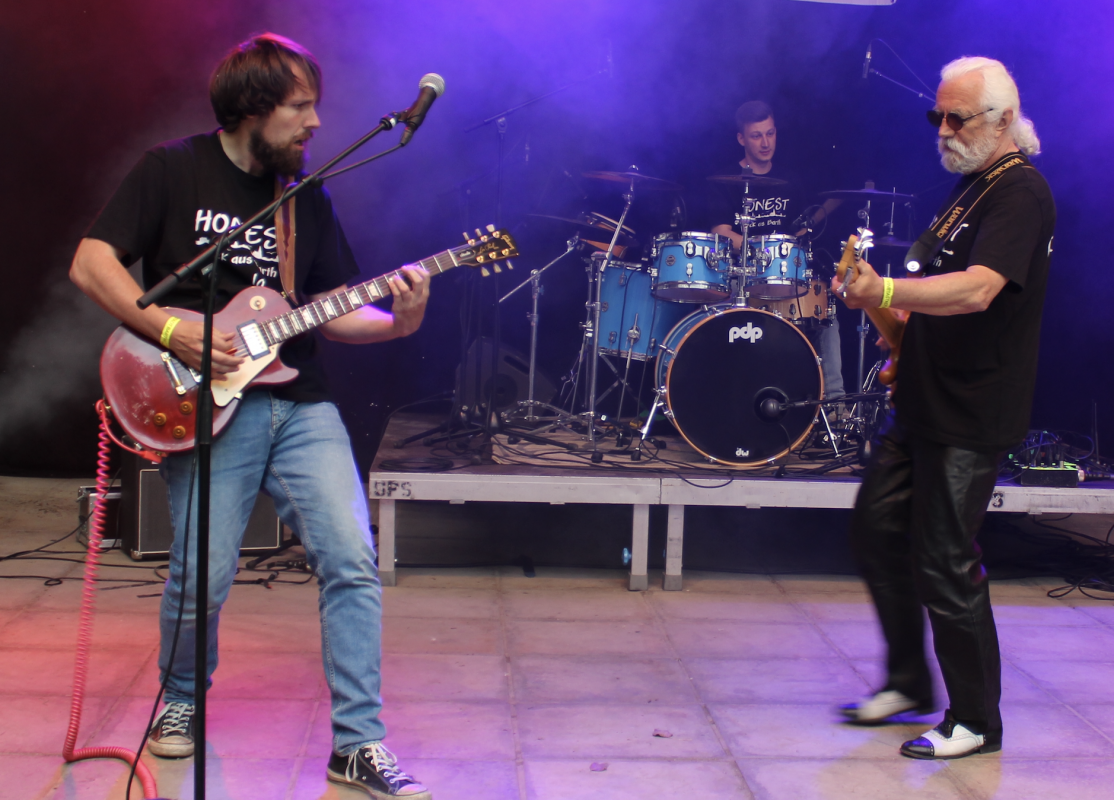 &copy; Michael Simon