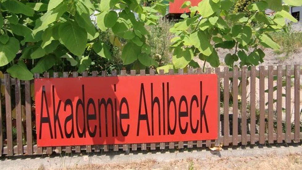 Widok na nieruchomość z sauną w przyczepie, © Akademie Ahlbeck/Henrich