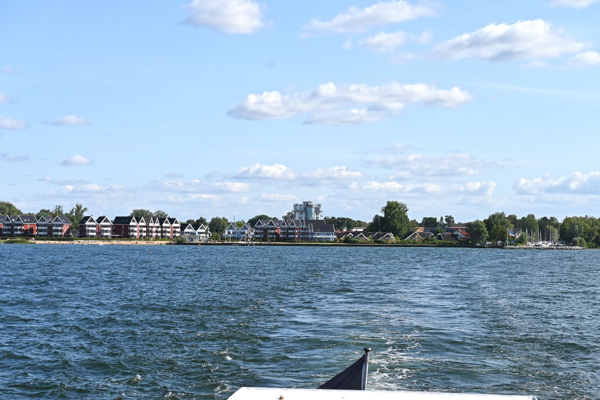 Wioska portowa M&uuml;ritz: Centrum turystyczne na południowym brzegu rzeki M&uuml;ritz, &copy; KUHNLE-TOURS
