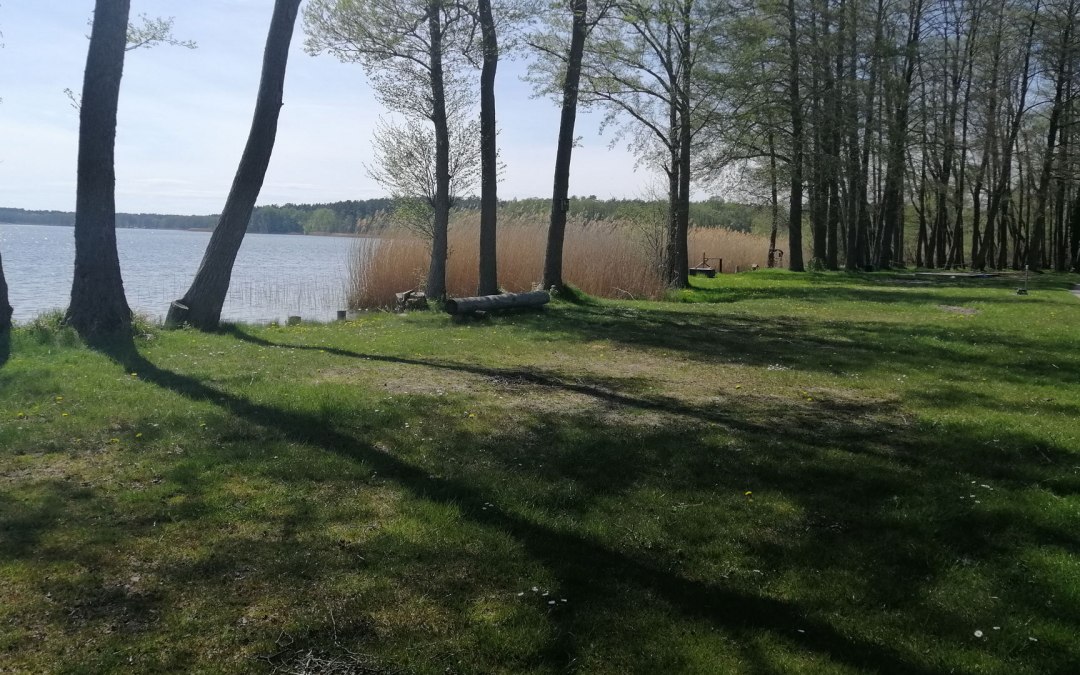 Pitches directly at the Jabel lake with unrestricted lake view, © A. Pape