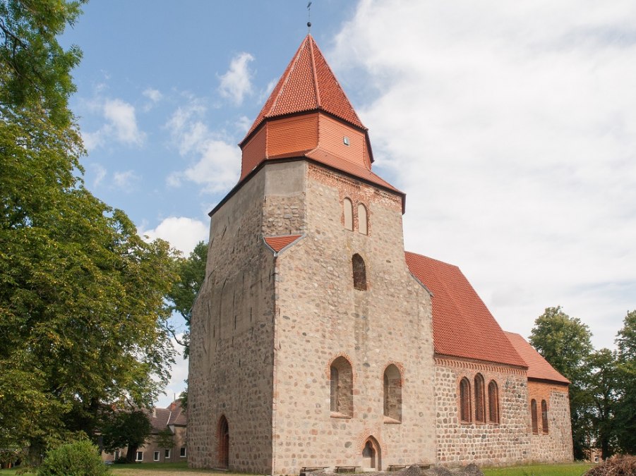 Zdjęcie po przekątnej od strony wieży., © Frank Burger