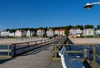 Traumhafte Urlaubsmomente auf der Seebr&uuml;cke in Bansin auf Usedom // &copy; KTS/ Mandy Knuth