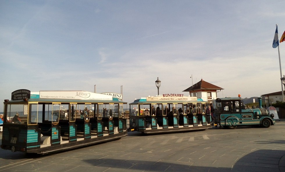 Binzer Bäderbahn voor de pier, © Tourismuszentrale Rügen
