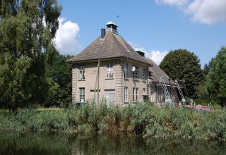 De oude belettering is nog steeds te zien op de gevel aan het Elde Kanaal., © Gabriele Skorupski