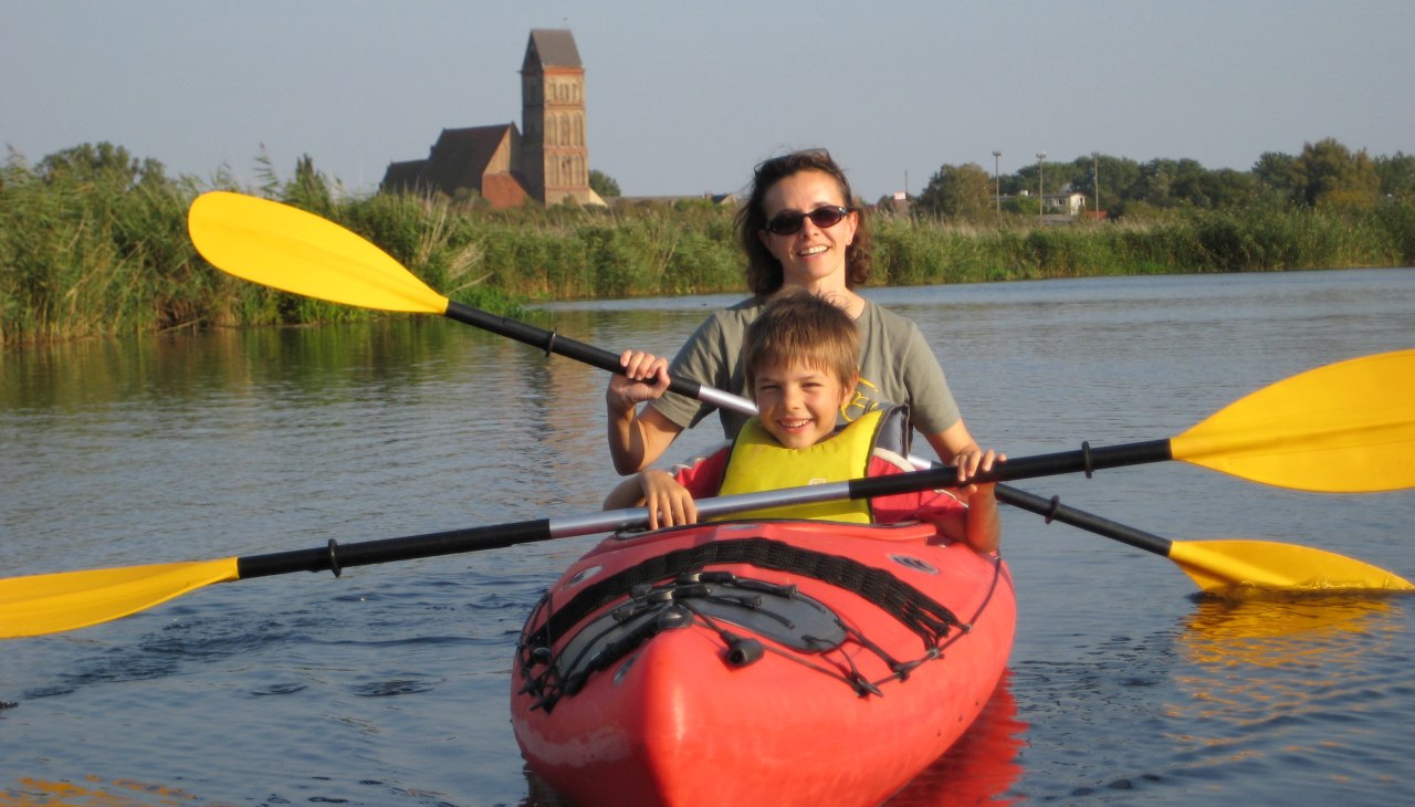Paddling on the Peene is child's play, as there is hardly any current and no weirs or barrages., © Abenteuer Flusslandschaft
