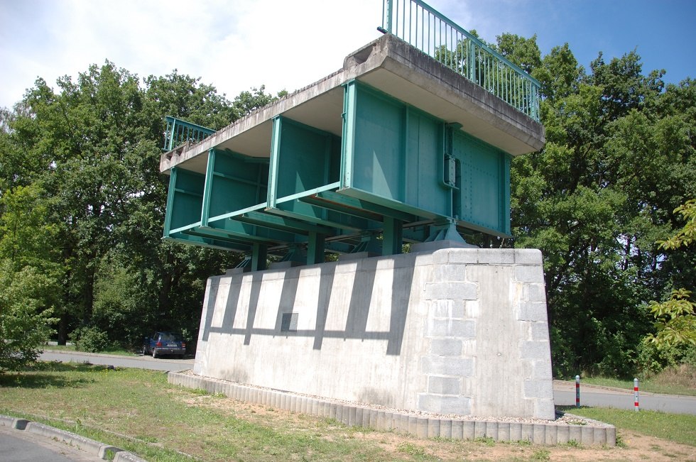 Het monument bestaat uit segmenten van de oude Elbebrug., © Gabriele Skorupski