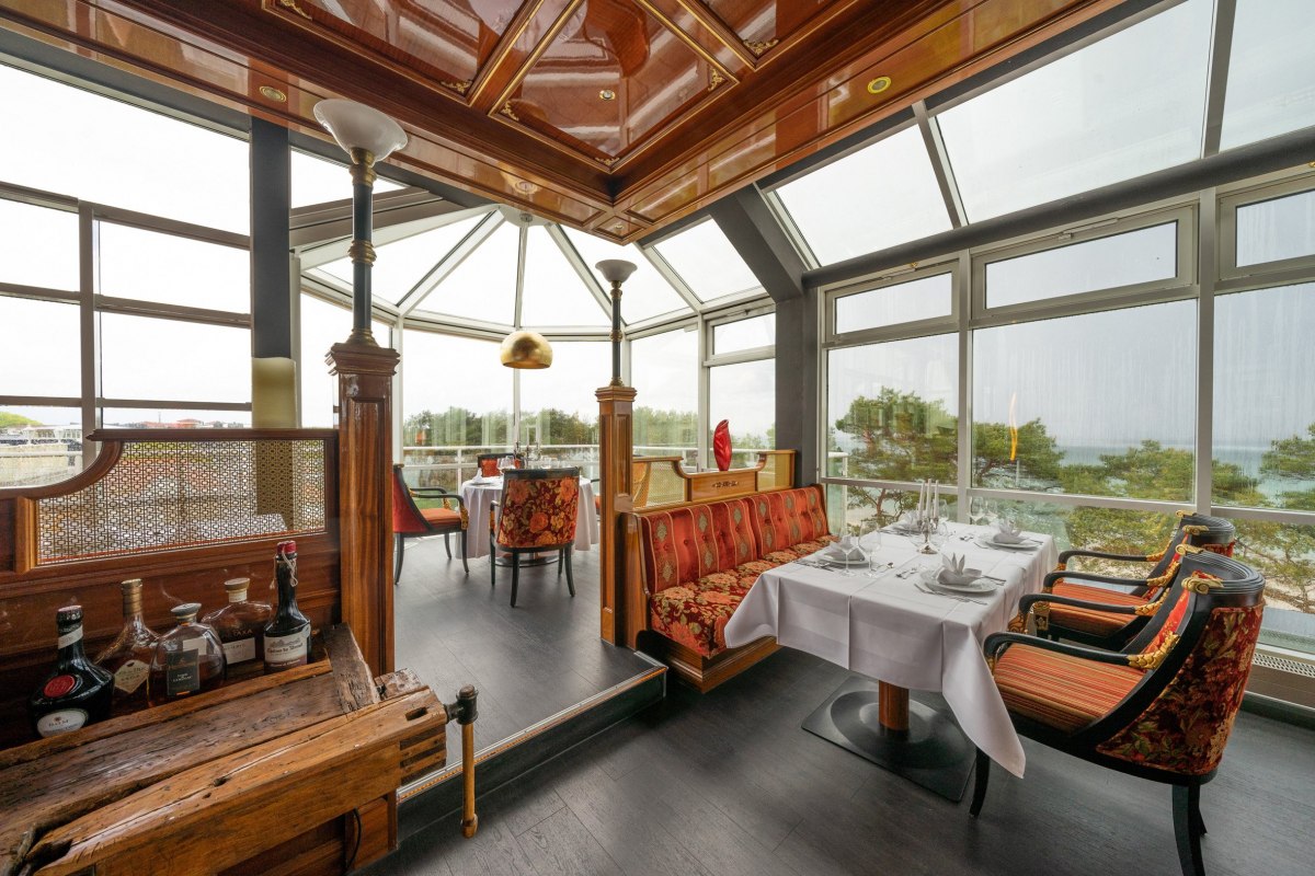 Genusswerkstatt Binz - restauracja na 5. piętrze hotelu Rugard Thermal Strandhotel, &copy; Hotel Arkona Dr. Hutter eK