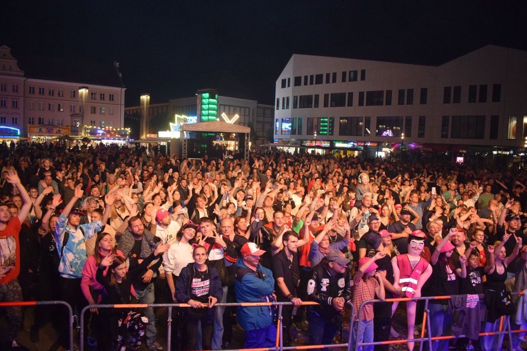 Four-Goal Celebration at Neubrandenburg's Market Square // &copy; Veranstaltungszentrum Neubrandenburg