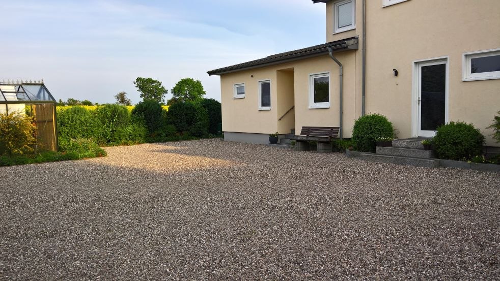 Driveway to the vacation apartment "Zur Schwedenschanze, © Ferienwohnung Zur Schwedenschanze Driveway to the vacation apartment "Zur Schwedenschanze, © Ferienwohnung Zur Schwedenschanze