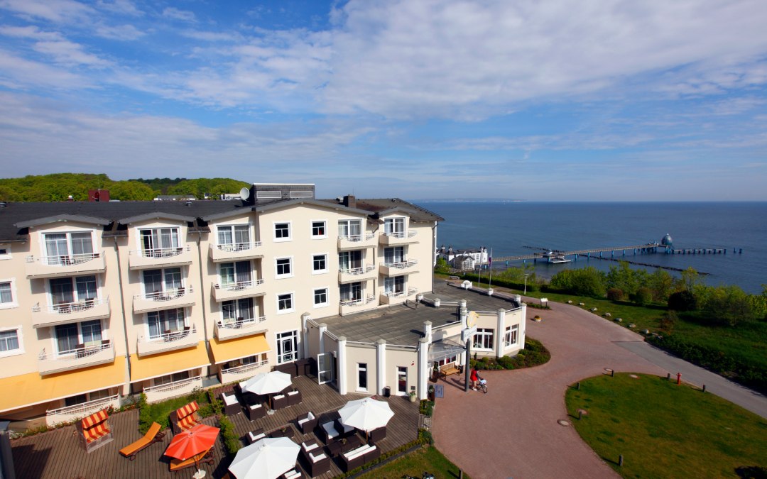 Hotelzicht met zeezicht, © Jochen Tack, Hotel Bernstein