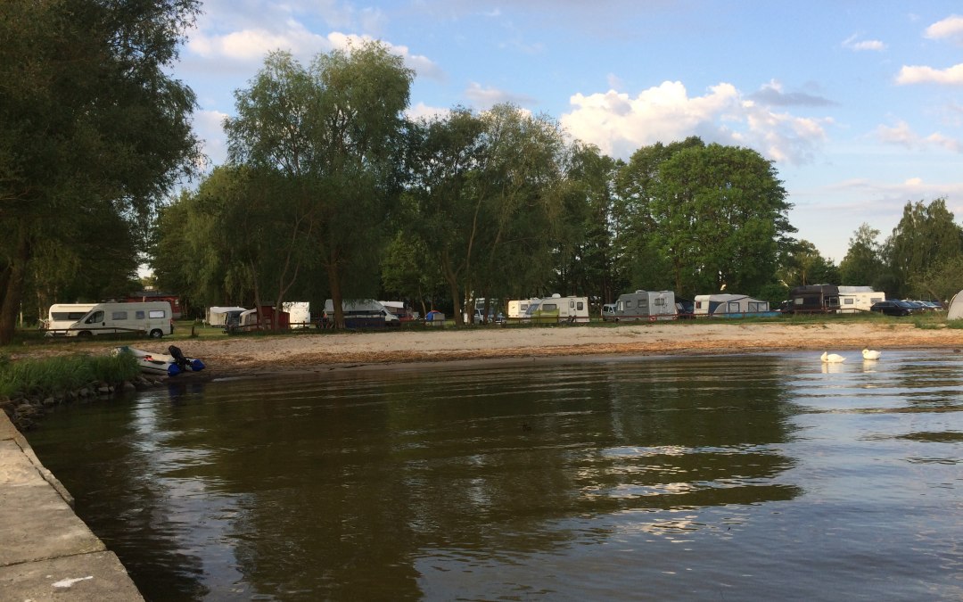 Van de camper naar het strand aan de Lagune van Szczecin via de kortste route., © Ferienpark Ueckermünde-Bellin GmbH