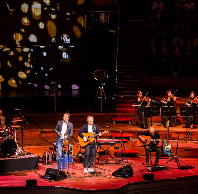 &copy; Simon und Garfunkel Revival Band und The Arcosonic String Quartet