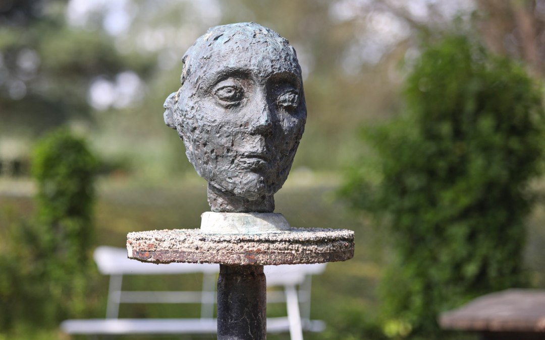 Kunst in de tuin van de Niemeyer-Holstein studio, © TMV/Nikulski