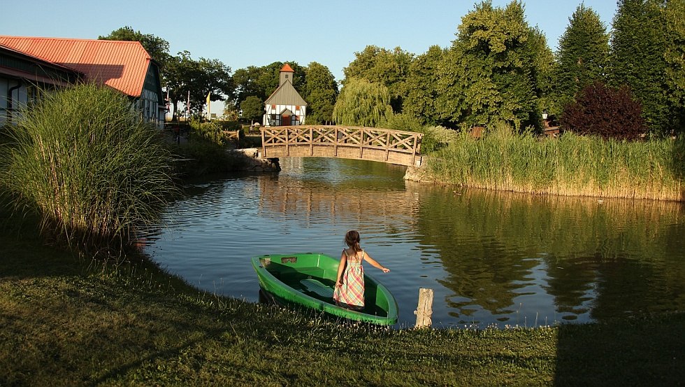 Sports center & chapel "St. Hubertus" with pond and bridge, Sparow estate, &copy; Michael Frahm
