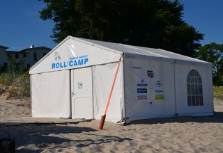 Mit dem Rollstuhl bis an den Strand vom Seebad Lubmin // © Touristinformation Seebad Lubmin Mit dem Rollstuhl bis an den Strand vom Seebad Lubmin // © Touristinformation Seebad Lubmin