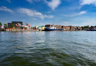 Hotel Am KAI 334 z widokiem na Unterwarnow, &copy; Hotel Am KAI 334