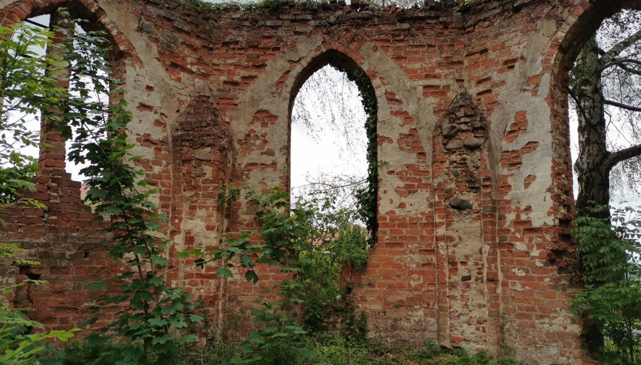 Alt Panstorf kerkruïne, © E-Bike MV Alt Panstorf kerkruïne, © E-Bike MV