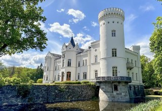 Kasteel Schlemmin nodigt je uit voor de zomerretraite // © Schloss Schlemmin Kasteel Schlemmin nodigt je uit voor de zomerretraite // © Schloss Schlemmin