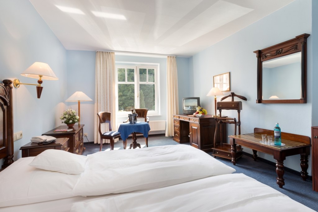 Pokój dwuosobowy typu standard, © Schlosshotel