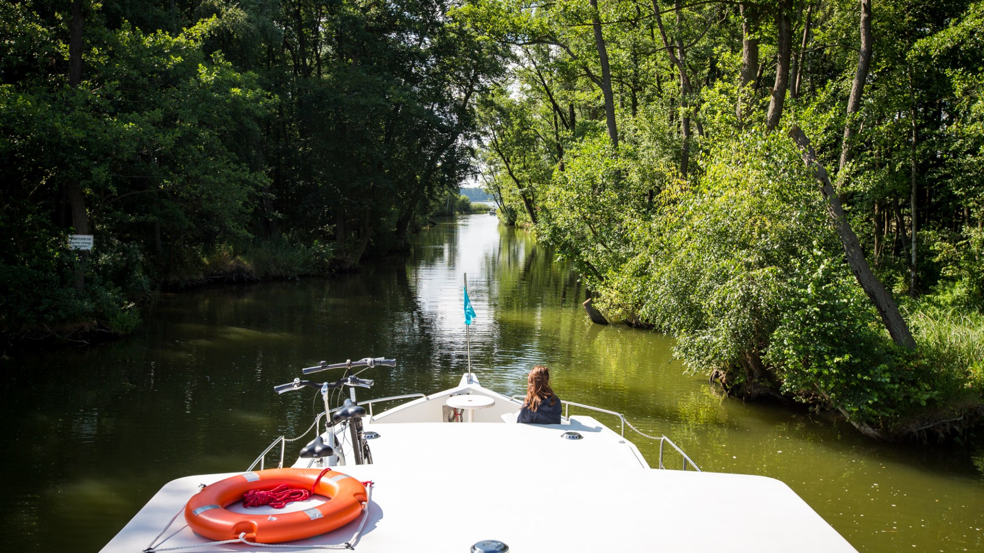 Z Locaboat przez kanały z Locaboat // © Sebastian Canaves Z Locaboat przez kanały z Locaboat // © Sebastian Canaves