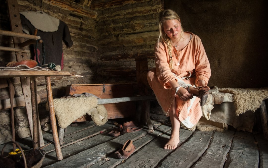 Leven in huizen van boomstammen, planken en latten in Ukranenland, © Grazyna Saniuk-Wozniak