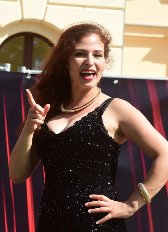 Glenda traint de troepen, © Marietta Grade Glenda traint de troepen, © Marietta Grade