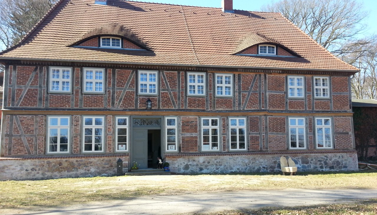 Exterior view Below manor, &copy; Gutshaus Below