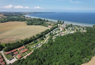 Luchtfoto van de ostseequelle.camp, &copy; Campingplatz Ostseequelle GmbH