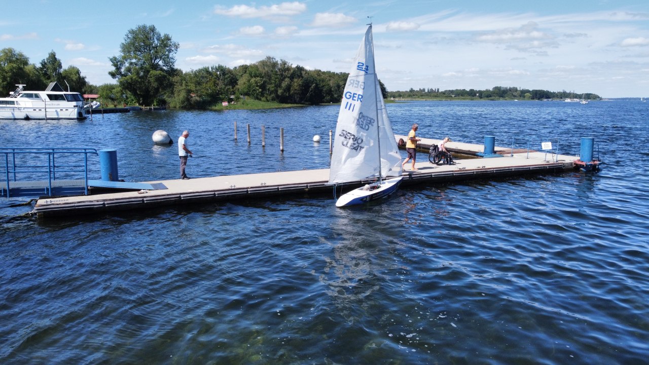 The mooring maneuver, © Plauer Hai-Live e. V. The mooring maneuver, © Plauer Hai-Live e. V.