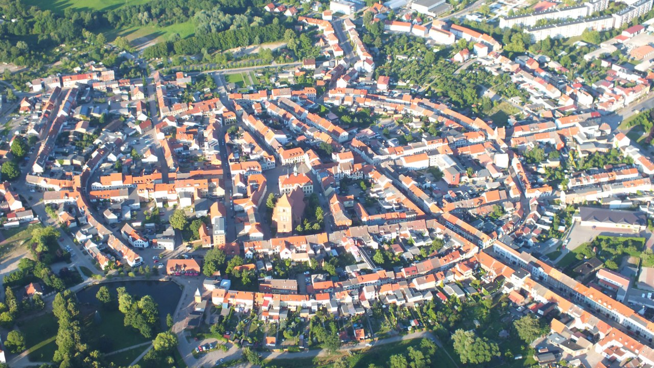 Aerial view of Teterow city center // © Jan Fencik Aerial view of Teterow city center // © Jan Fencik