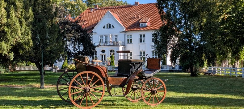 Auf Schloss Badow finden historische Kutschen eine neue Heimat // &copy; Alexandra Lotz