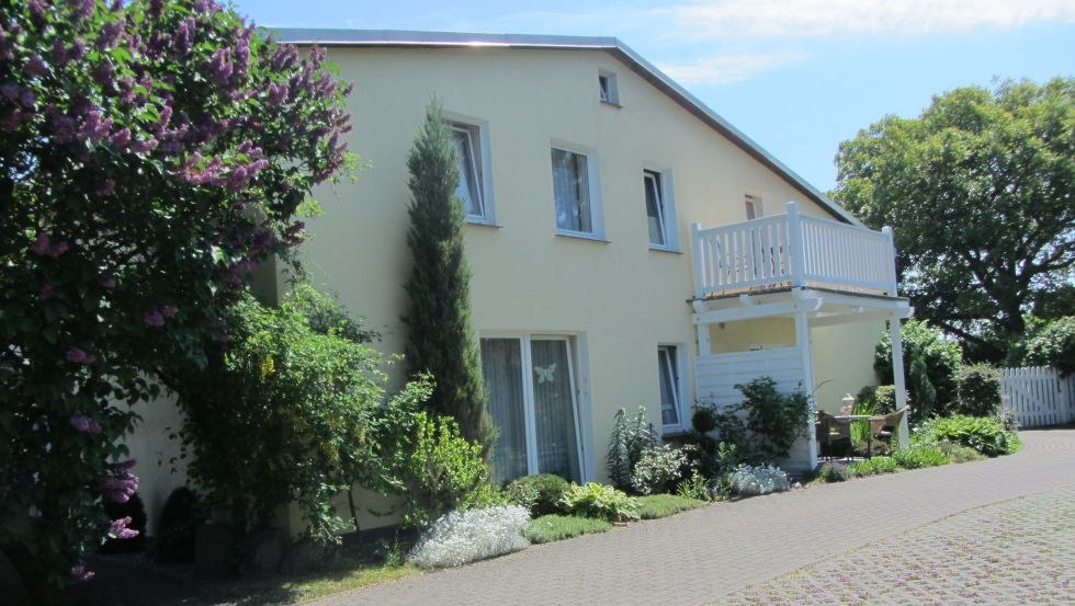 Zewnętrzny widok na apartament z balkonem // © Birgit Prüter Zewnętrzny widok na apartament z balkonem // © Birgit Prüter