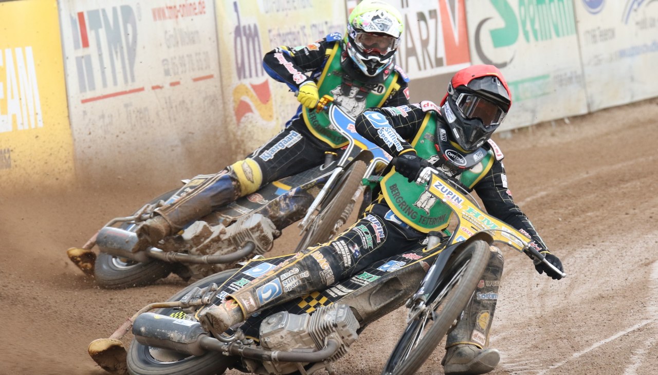 bachhuber(r)+r_pedersen(y)_c_sievers, &copy; c_sievers