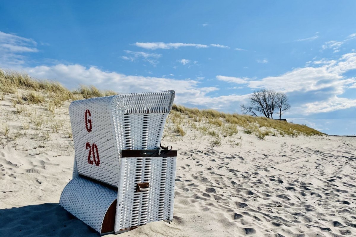 Gielow strandstoel huren in kustplaats aan de Oostzee Ahrenshoop, © Kurverwaltung Ahrenshoop Gielow strandstoel huren in kustplaats aan de Oostzee Ahrenshoop, © Kurverwaltung Ahrenshoop